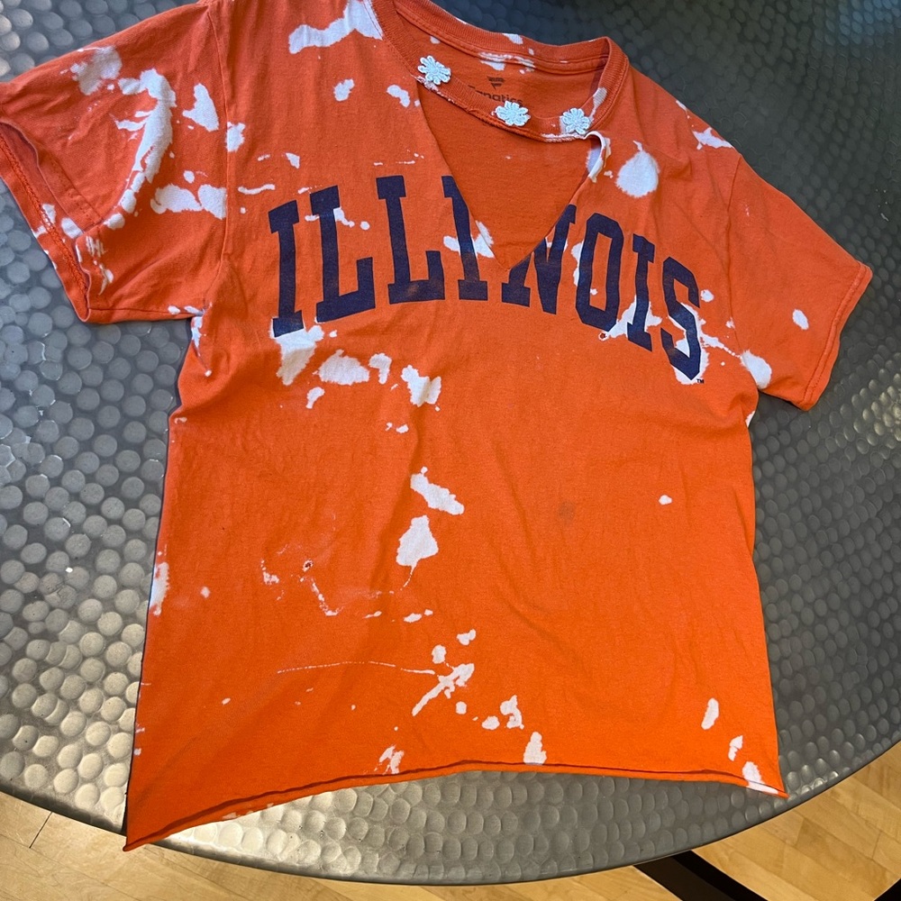 FANATICS Size small tee.